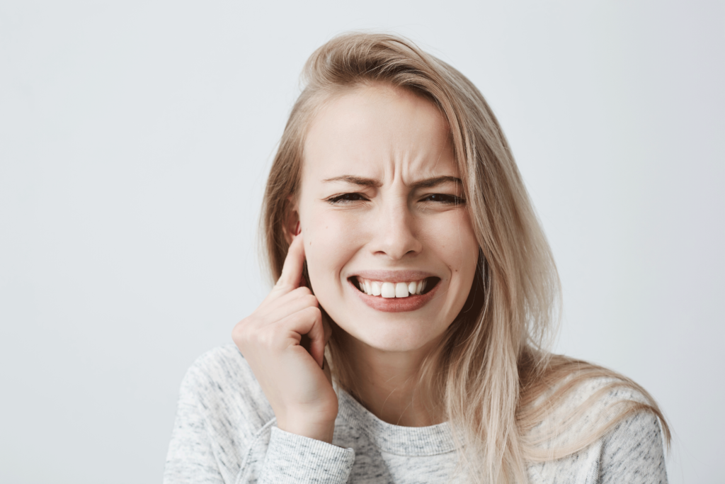 Urgencias dentales por rechinar los dientes (bruxismo): señales de alerta