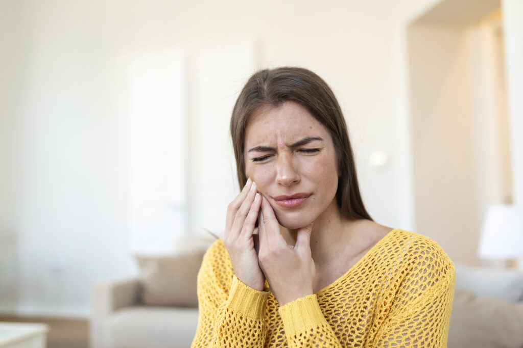 ¿Dolor al masticar o con frío/calor? Averigua si necesitas endodoncia